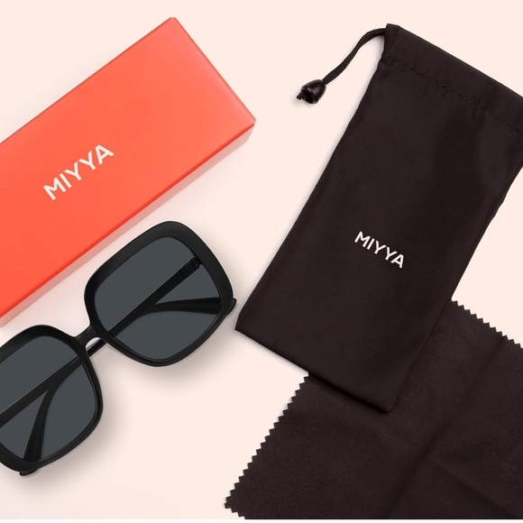 MIYYA Accessories - MIYYA Black Square Sunglasses